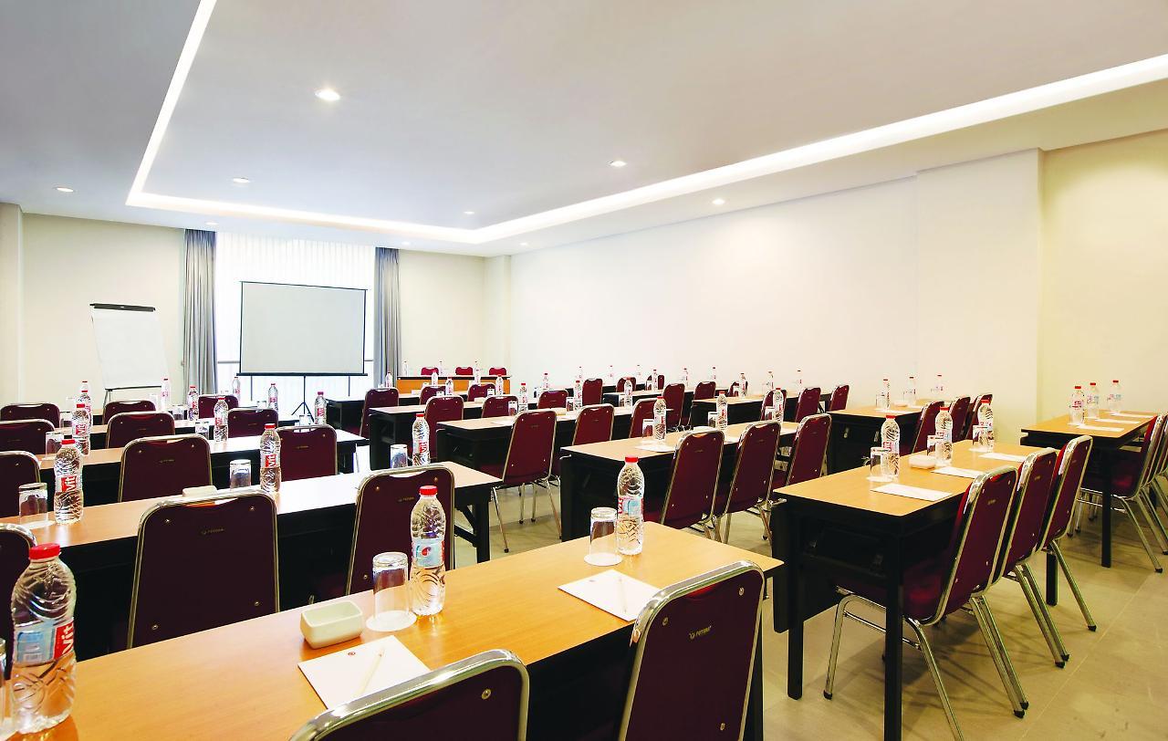 Amaris Hotel Darmo Surabaya Ngoại thất bức ảnh